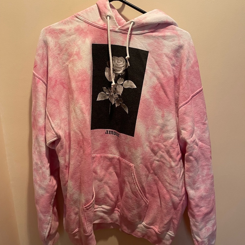Pink tie die “amour” hoodie 🤍